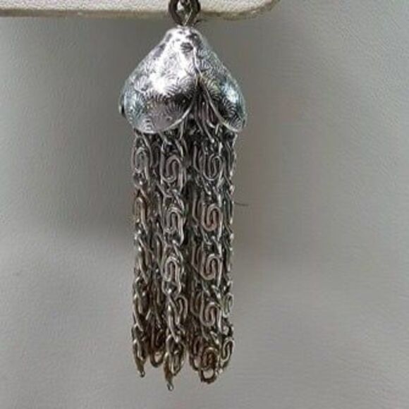 Vintage Sarah Coventry Clip-On Silver Tone Tassel Earrings - Picture 3 of 4